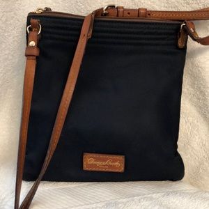 !!!!Dooney & Bourke crossbody!!! EUC